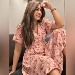 NEW Women’s XL Peach Floral Midi Dress Short Sleeve V-Neck Flowy Summer Dress